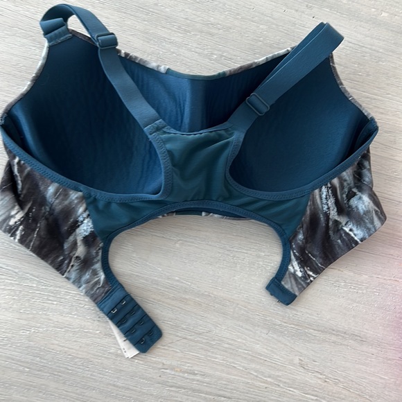 Crane Adjustable Sports Bra Size Small 34B-34c - Picture 2 of 4